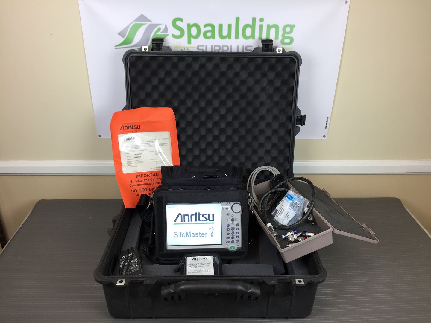 Anritsu S820E 1MHz - 40GHz Microwave Cable Antenna Analyzer w